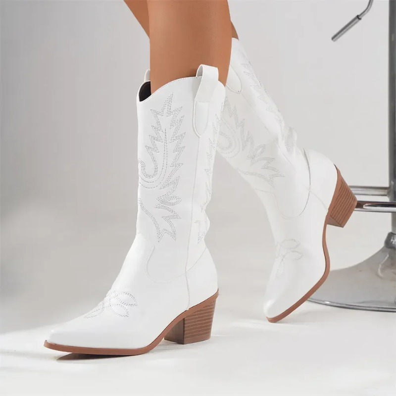 Embroidery Design - Retro Women's Boots Classic Pointed Tip