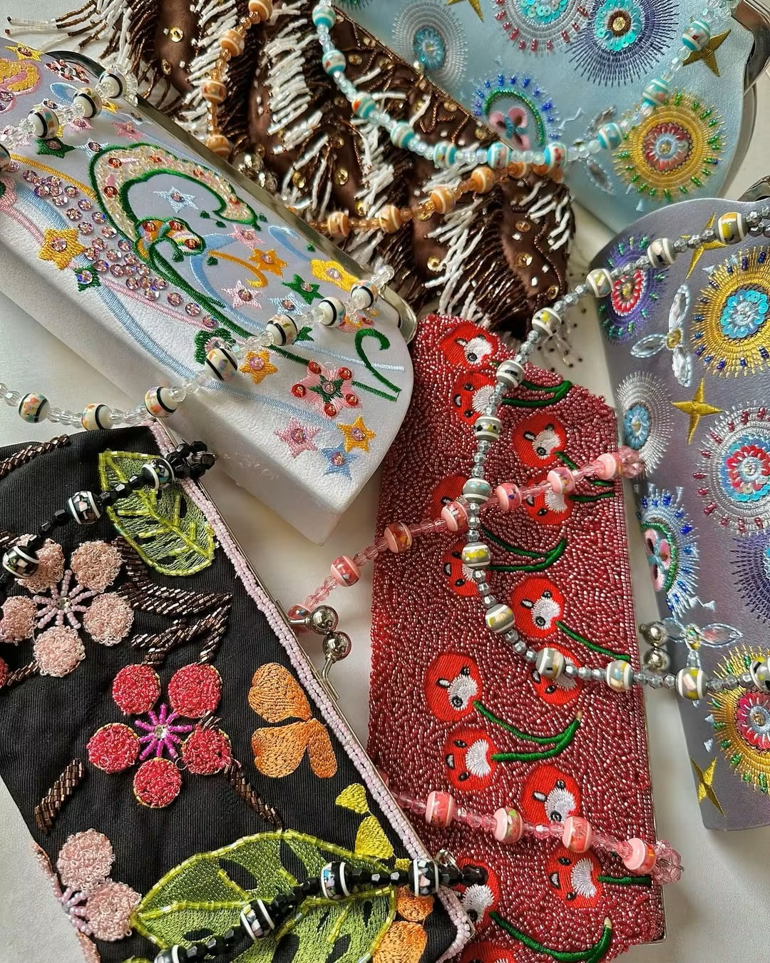 Lost in Vintage Hand-embroider - Embroidery Kiss avaliação e preço
