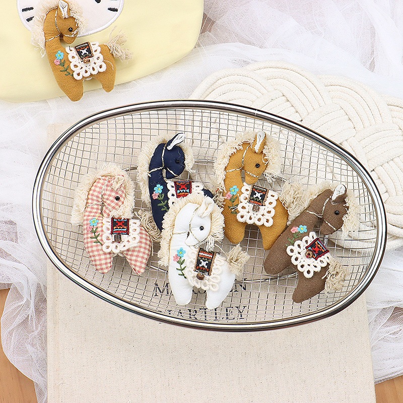 Cute Plaid Pony Brooch Handmad - Embroidery Horse avaliação e preço