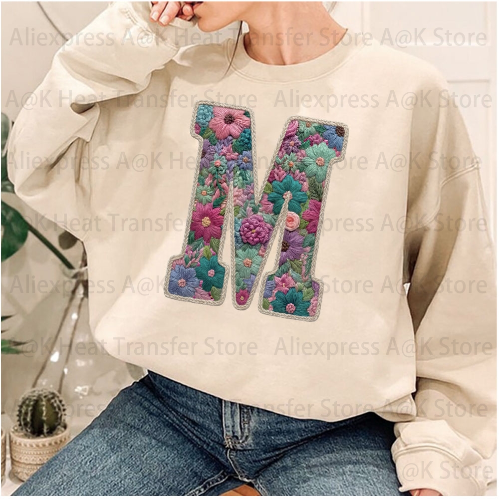 Floral Letter Bow Iron On Heat - Embroidery Unicorn avaliação e preço